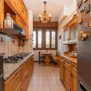 i-host-apartment-ande-12.it-lombardy.com/